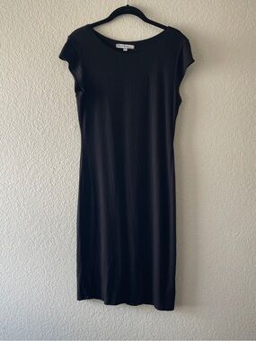 Velvet Torch Los Angeles Black Cap Sleeve Midi Dress